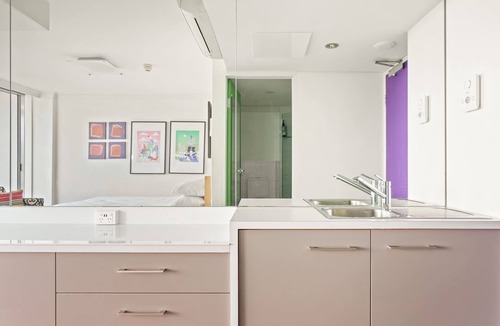 Darlinghurst Apartment | Cosy Studio with City Views