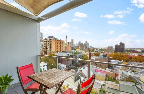 Darlinghurst Apartment | Cosy Studio with City Views