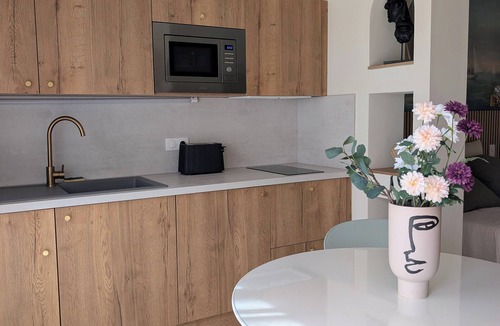 Barbentane Apartment | Cosy studio with garden and jacuzzi 5 min from Avignon