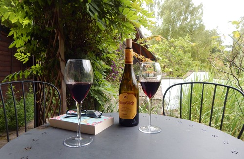 Hinton Apartment | Cosy studio with open fire, perfectly located for visiting Bristol and Bath