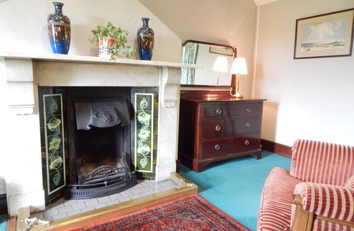Hinton Apartment | Cosy studio with open fire, perfectly located for visiting Bristol and Bath