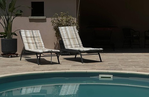 Bollene Apartment | Cosy studio with pool