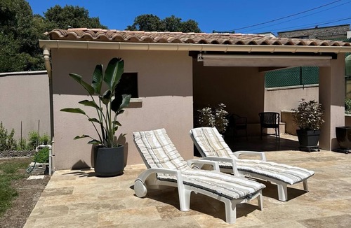 Bollene Apartment | Cosy studio with pool