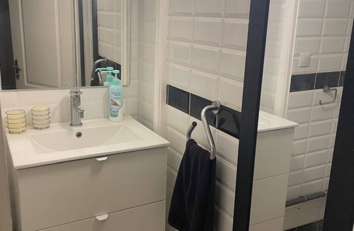 Beziers Apartment | 🛁 Cosy studio with private Jacuzzi and terrace - Béziers