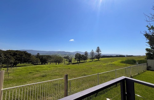 Gerroa Apartment | Cosy Studio with valley views