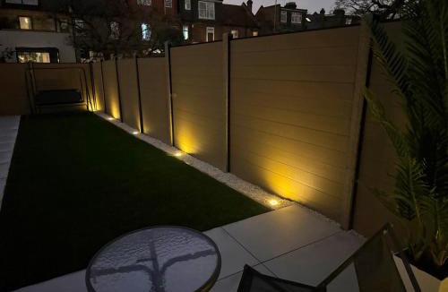 Lea Bridge Apartment | Cosy & Stylish - Boho 2 bed flat with Garden