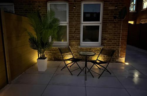 Lea Bridge Apartment | Cosy & Stylish - Boho 2 bed flat with Garden