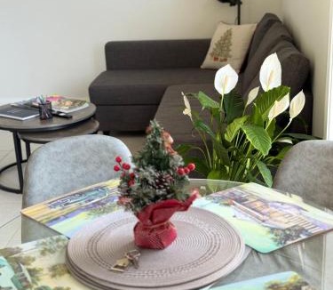 Baulkham Hills Villa | Cosy Sunlit Home Away from Home