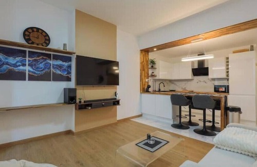 Notre-Dame du Mont Apartment | Cosy T2 in Cours Julien - Ideal for short and long stays