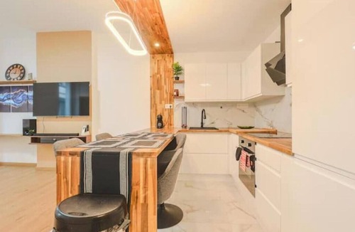 Notre-Dame du Mont Apartment | Cosy T2 in Cours Julien - Ideal for short and long stays