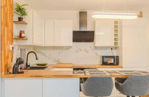 Notre-Dame du Mont Apartment | Cosy T2 in Cours Julien - Ideal for short and long stays