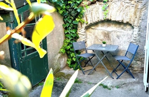 Saint-Felix Apartment | Cosy T2 with private terrace & jungle decor