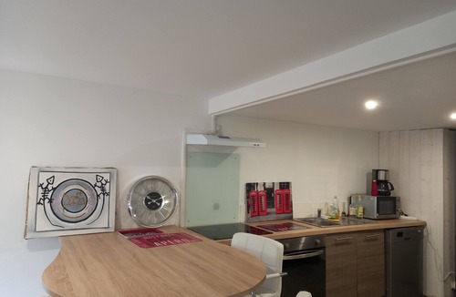 Avrille Apartment | Cosy T3, large garden, 200 m from Parc St Nicolas, parking, Wifi THD, Angers