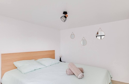 3rd Arrondissement Apartment | Cosy T3 near Les Terrasses du Port