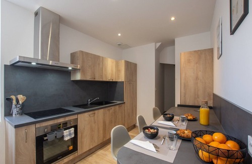 Aubenas Apartment | Cosy T4 Apartment in City Center with Wi-Fi and Air Conditioning