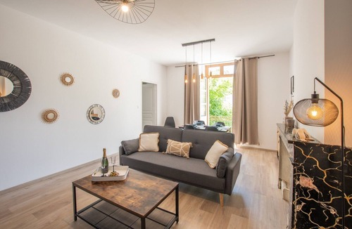 Aubenas Apartment | Cosy T4 Apartment in City Center with Wi-Fi and Air Conditioning