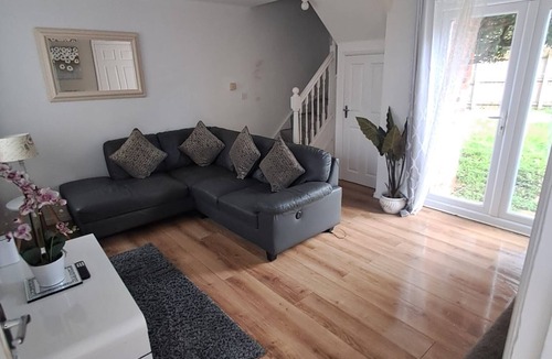 Newton-le-Willows House | Cosy Three bedroom detached property