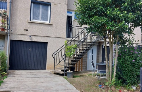 Agen House | Cosy town house with garden