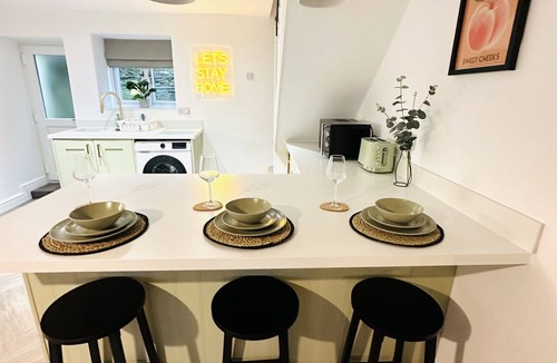 Bollington House | Cosy Two Bed in Bollington