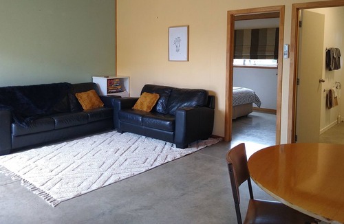 Matamata Apartment | Cosy two bedroom studio in Matamata