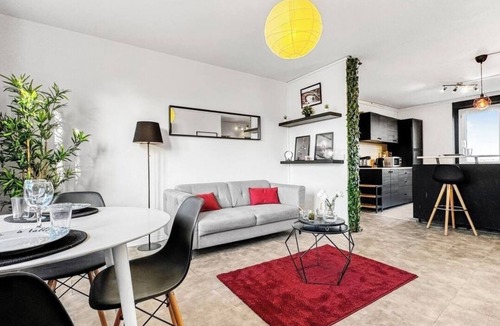 Bonneuil-sur-Marne Apartment | Cosy up there