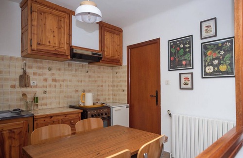 Prats-de-Mollo-la-Preste Apartment | Cosy, vintage ground-floor apartment