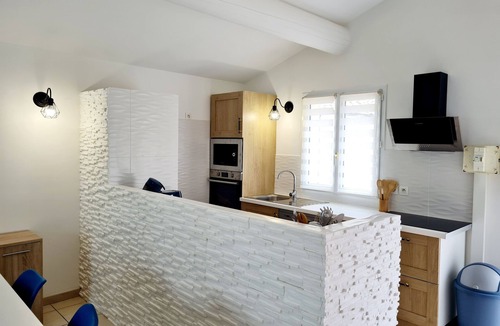 Caumont-sur-Durance House | Cosy vacation home with spa