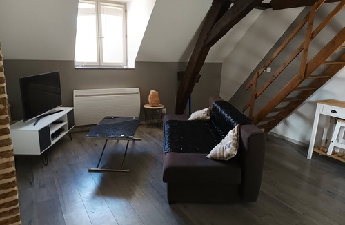 Mirebeau-sur-Beze Apartment | Cosy, very quiet apartment
