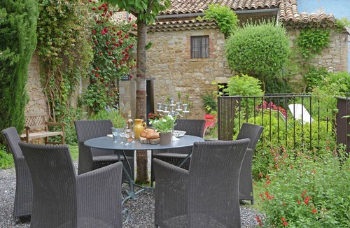 Saint-Cesaire-de-Gauzignan Villa | Cosy villa with swimming pool