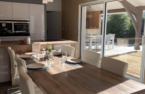 Saint-Mamet House | Cosy villa, modern comfort, air conditioning, 3 bedrooms, 3 bathrooms, garden