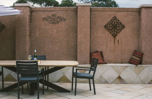 Stanhope Villa | Cosy Villa With Mountain Views