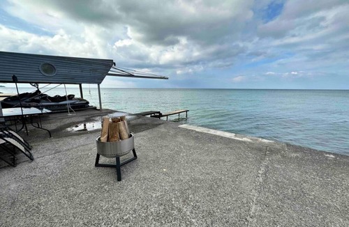 North Greece House | Cosy waterfront Property on beautiful Lake, Ontario