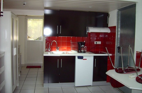 Martigues Apartment | Cosy, well-kept studio ideal for holidaymakers