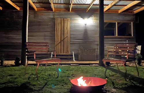 Bridge Creek Cabin | Cosy winter farmstay.