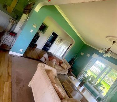 Sunbury House | CosyCottage