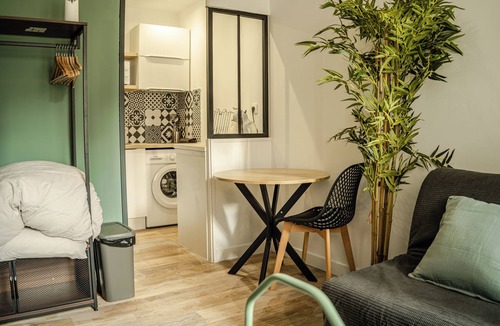 Cambrai Apartment | CosyEmerald