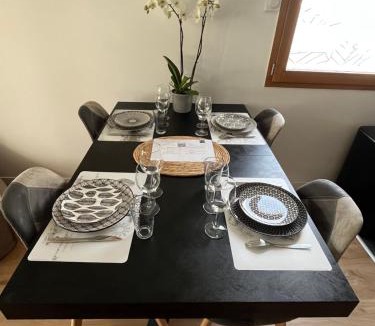 Magny-le-Hongre Apartment | Cosygreen77 - Premium Apartment Private Garden and Covered Terrace 10 min to Disneyland Paris