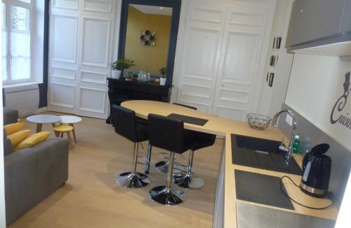 Bergues Apartment | Coté Cour