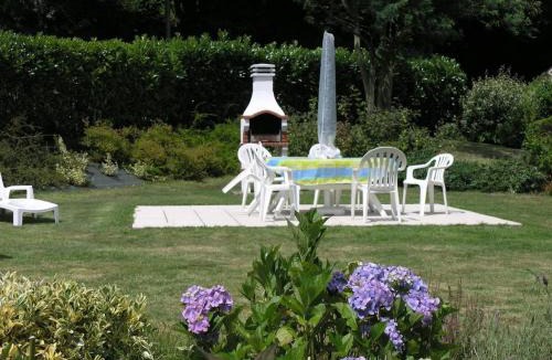 Saint-Georges-de-Reintembault House | Cottages - Sleep 15 - Pool - Gardens - Bbq