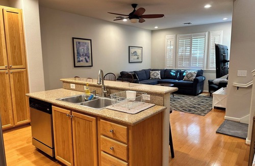 Rohnert Park Condo | Cotati Station condo with Garage and A/C