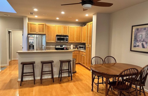 Rohnert Park Condo | Cotati Station condo with Garage and A/C