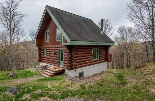 Lac Superieur Village Ski Chalet | Cote Nord Chalet Summit ViewnCITQ 242152