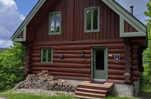 Lac Superieur Village Ski Chalet | Cote Nord Chalet Summit ViewnCITQ 242152