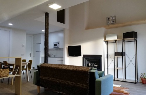 Gavin House | Cotefablo House. Sorrosal accommodation. Gavín (Biescas)
