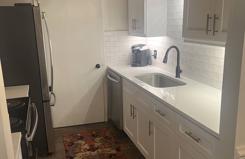 Charlotte Condo | Cotswald-Southpark condo: free Truist ticket