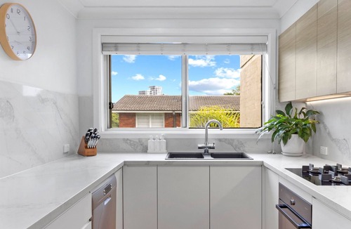 Dee Why Apartment | Cotswold & Coast Executive Apartment in Dee Why!