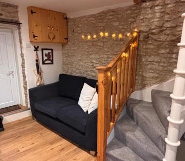 Ozleworth House | Cotswold Coombe Cottage