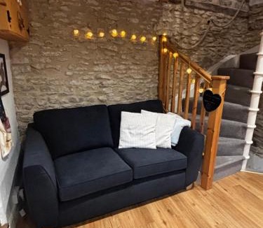 Ozleworth House | Cotswold Coombe Cottage