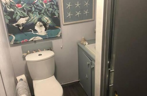 South Cerney Ski Chalet | Cotswold Lakeside Lodge 29