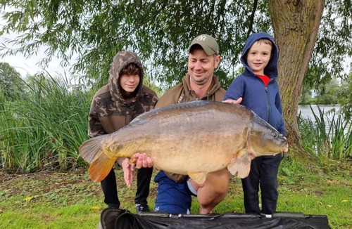 South Cerney Ski Chalet | Cotswold Lakeside Lodge 29